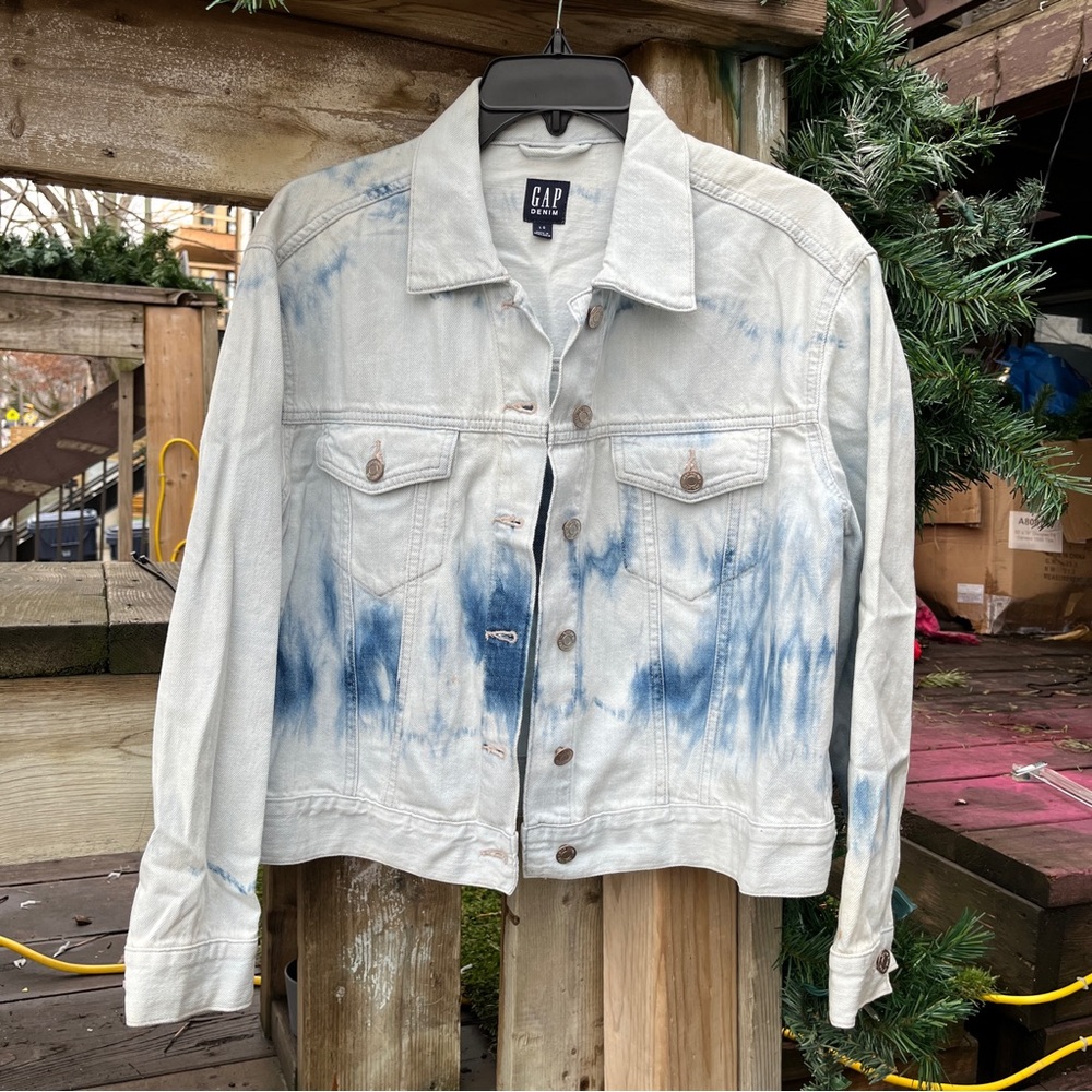 Gap bleached Jean jacket
